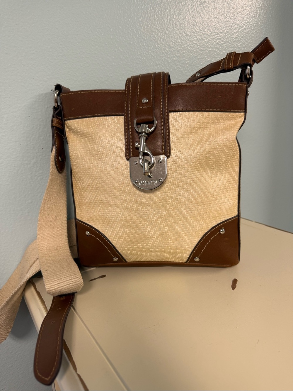 Chaps Y2K Crossbody Bag Woven Cream & Brown